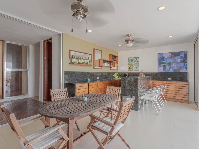 Penthouse Coral Blu